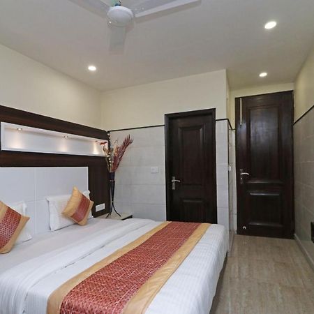 Hotel Usa New Delhi Buitenkant foto