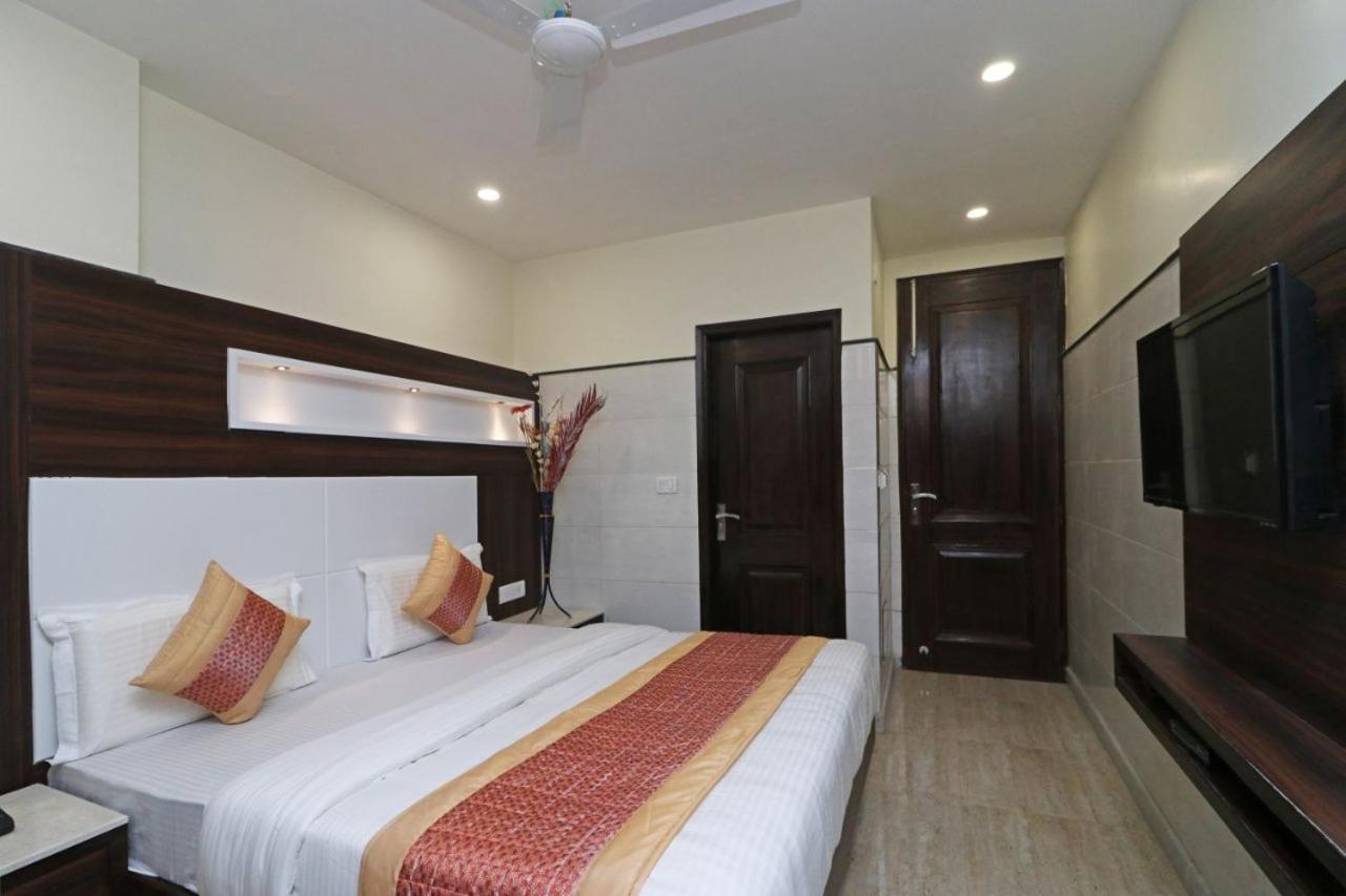 Hotel Usa New Delhi Buitenkant foto