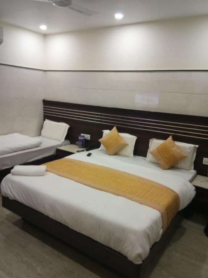 Hotel Usa New Delhi Buitenkant foto